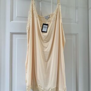 Avenue Lace Trim Cami Tank color ivory size  26/28